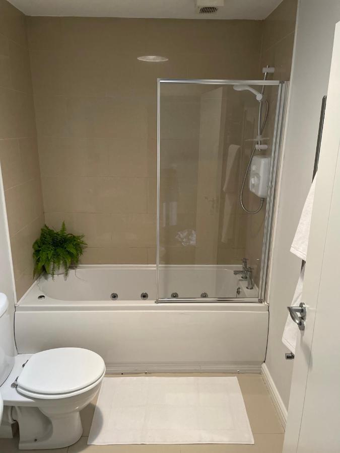 Private Double Room & Bathroom นาส ภายนอก รูปภาพ